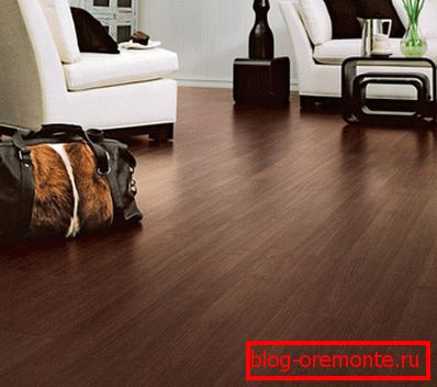 Colore wengé con mobili chiari