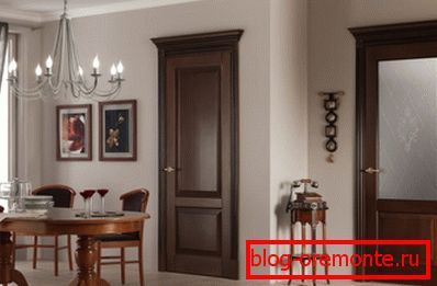 Porte a pannelli: con o senza vetri Porte a pannelli: con o senza vetri