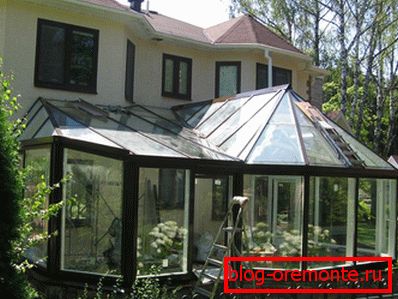 Veranda con un tetto trasparente